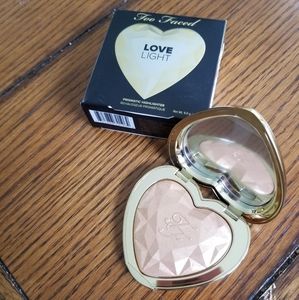 Too Faced - Love Light Highlighter